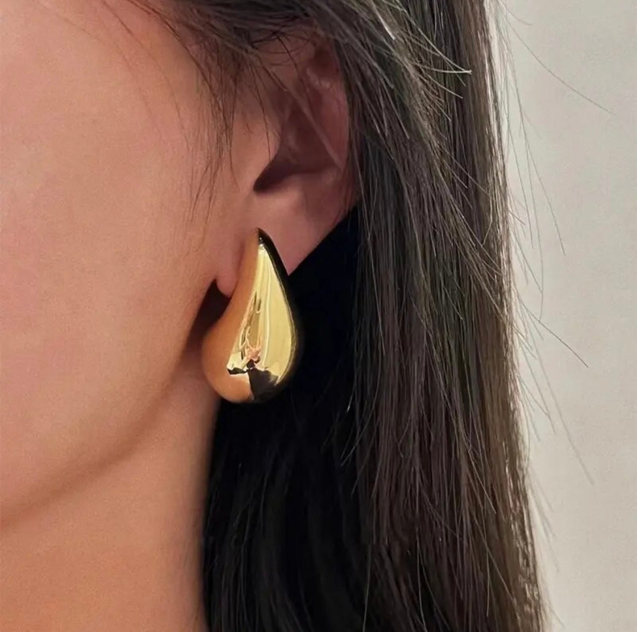 Tear Sparkle Earring